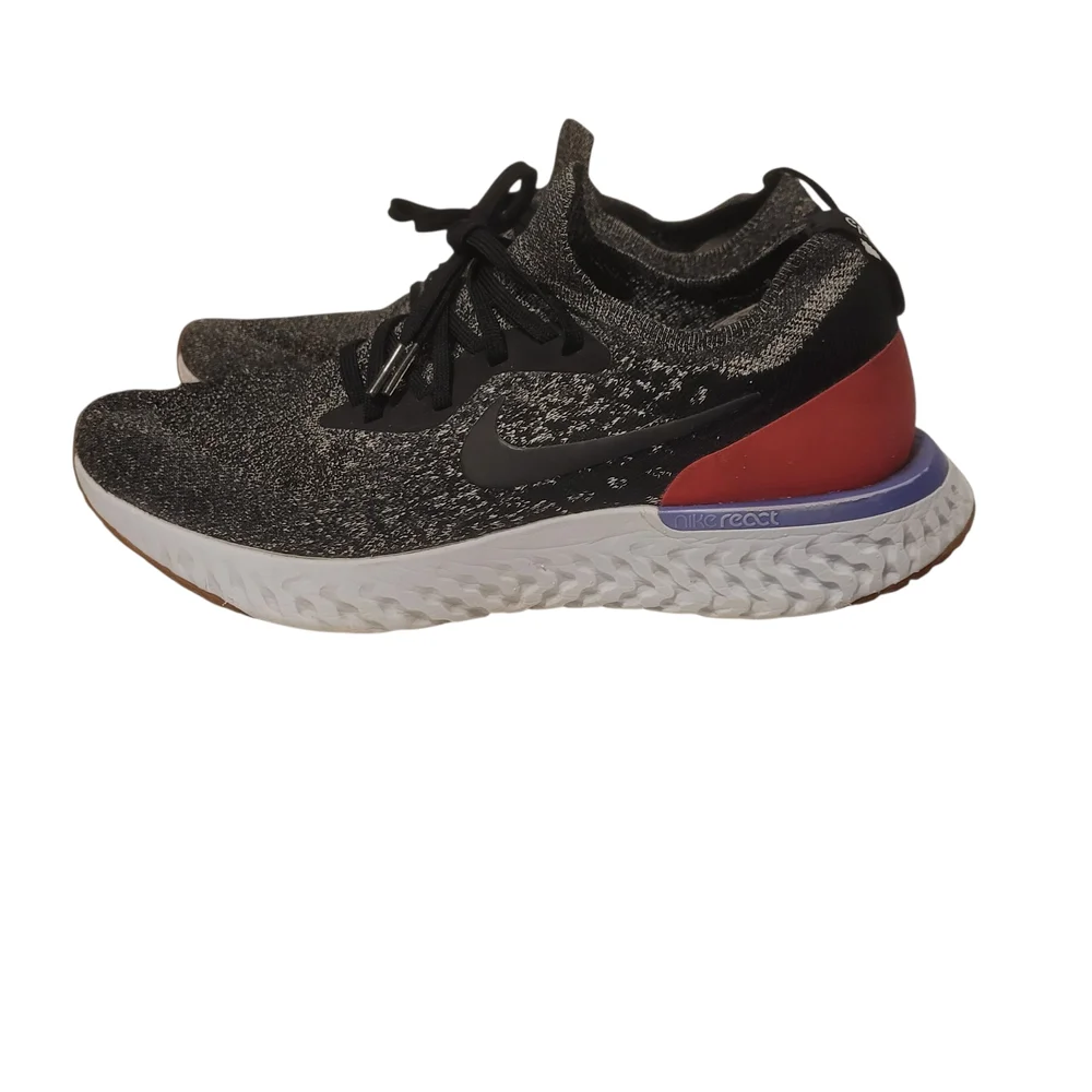 Nike‎ Black and Gray Athletic Shoes